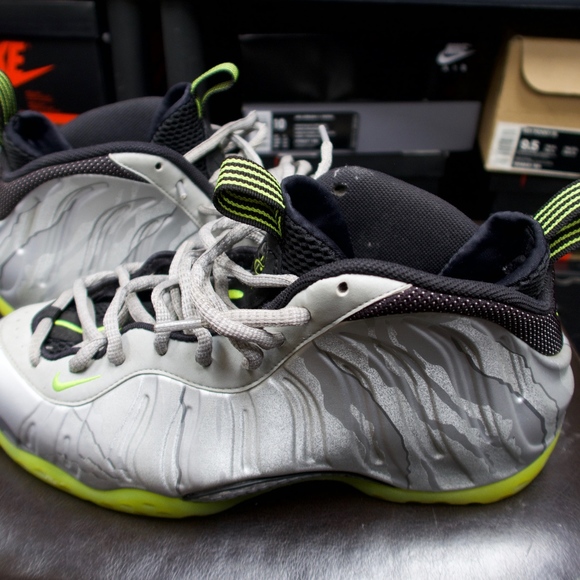 grey and lime green foamposites